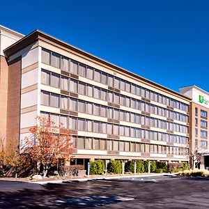 Holiday Inn Hotel & Suites Warren By Ihg